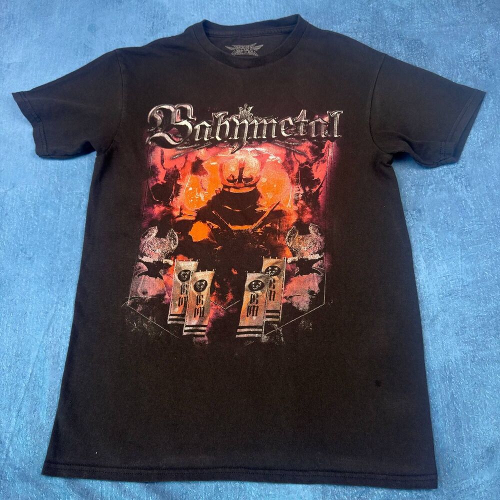Babymetal Mens S Black Graphic Tee Fox Banner Samurai Logo